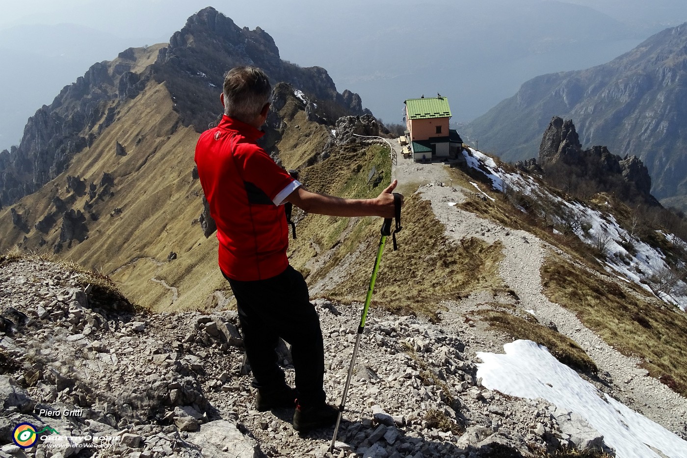 78 Scendendo dal Colle Garibaldi sul Sentiero Cecilia - 10  al Rif. Rosalba.JPG -                                